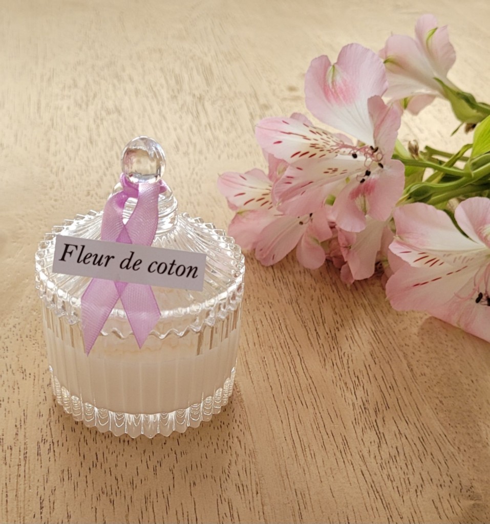 Bougie bonbonnière fermée pivoine fleur de coton