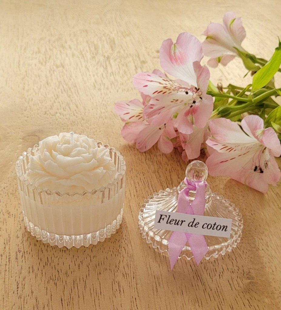 Bougie bonbonnière ouverte pivoine fleur de coton