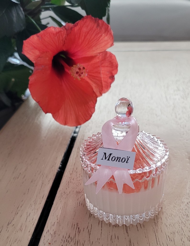 Bougie bonbonnière fermée pivoine monoï