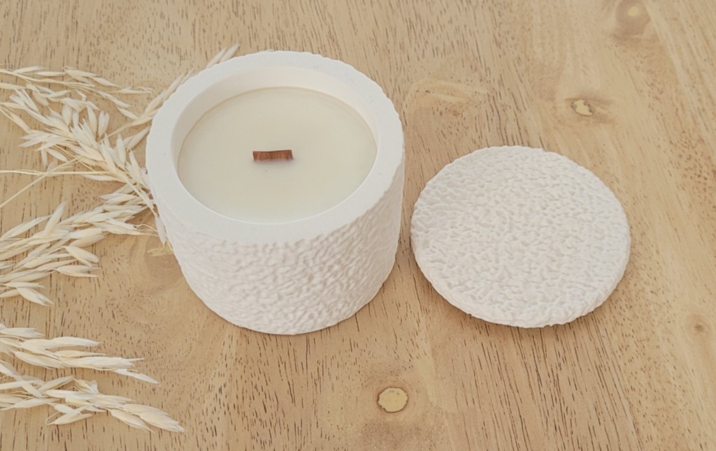 Bougie moule blanc mèche bois