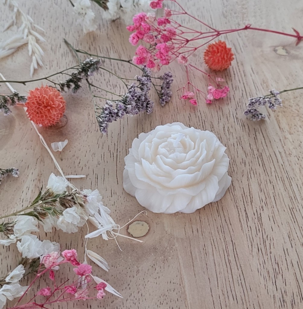 Petite bougie pivoine blanche