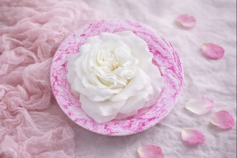 Bougie rose réaliste "Tendresse"