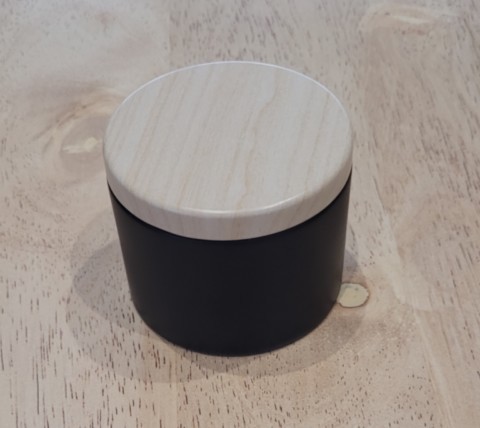 Bougie décoration boîte métal fermée