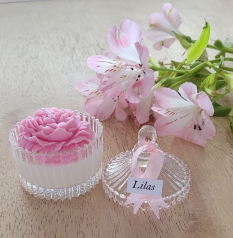 Bougie bonbonnière ouverte pivoine lilas