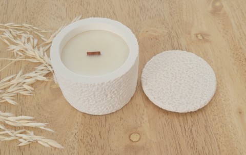 Bougie moule blanc mèche bois