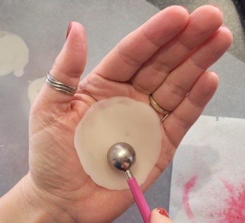 Façonnage pétale bougie rose réaliste